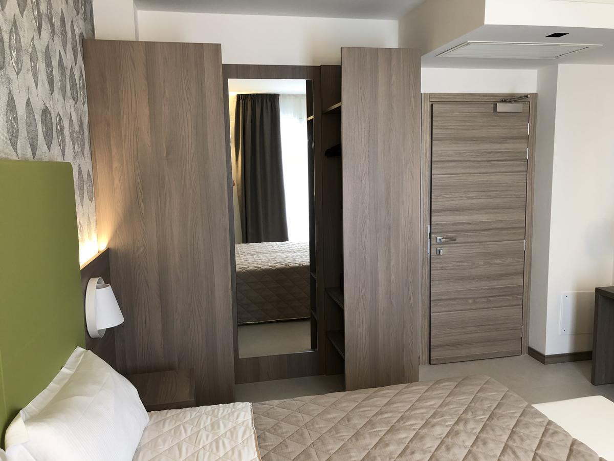 Hotel Iris Jesolo Buitenkant foto