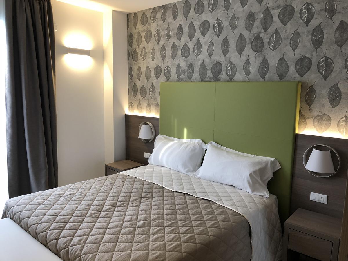 Hotel Iris Jesolo Buitenkant foto