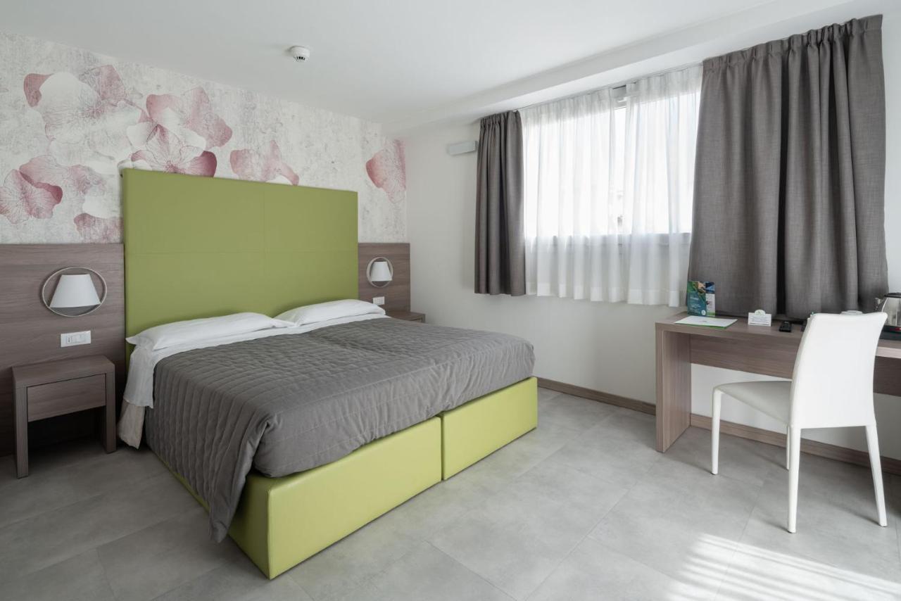 Hotel Iris Jesolo Buitenkant foto