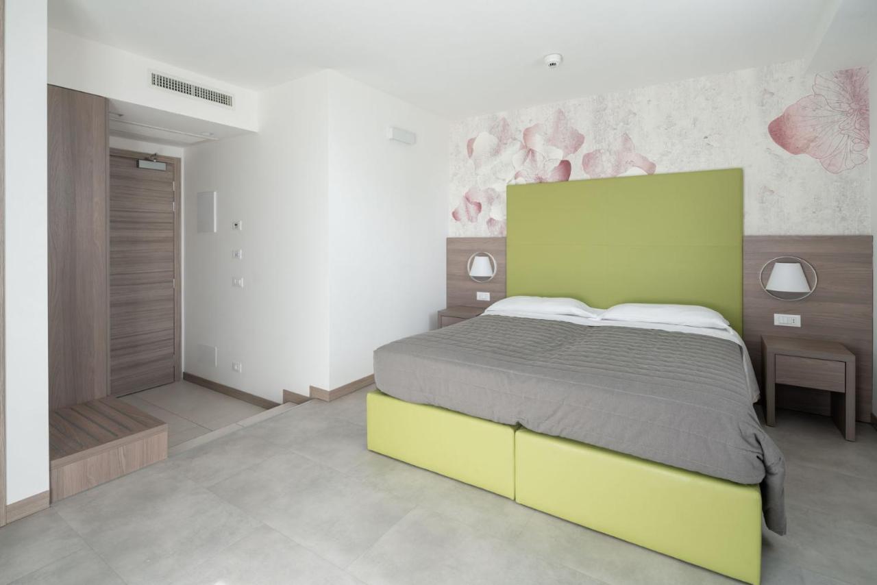 Hotel Iris Jesolo Buitenkant foto