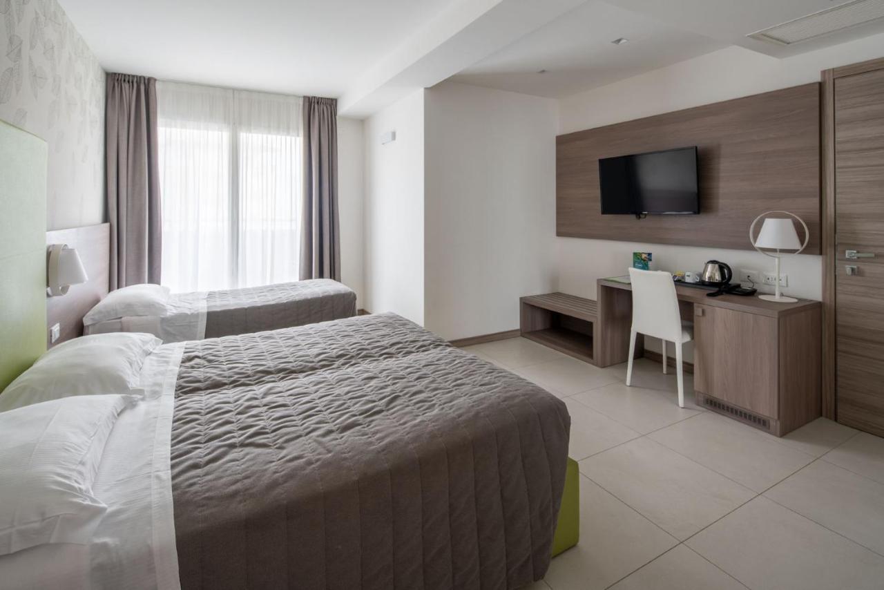 Hotel Iris Jesolo Buitenkant foto